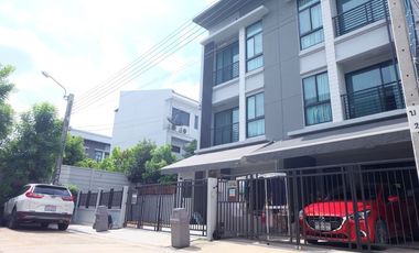 Casa en venta de 4 habitaciones en Chom Thong, Bangkok
