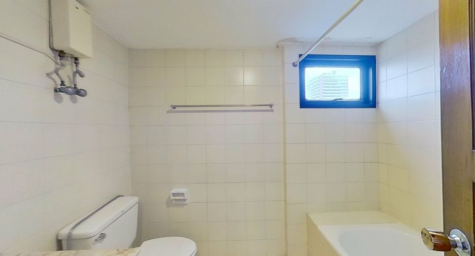 For sale 3 bedrooms condo in Watthana, Bangkok