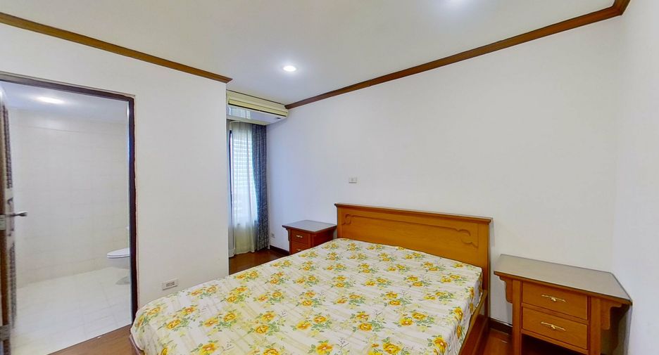 For sale 3 bedrooms condo in Watthana, Bangkok
