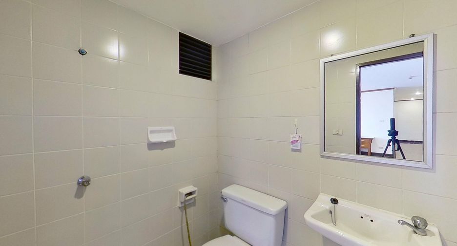 For sale 3 bedrooms condo in Watthana, Bangkok