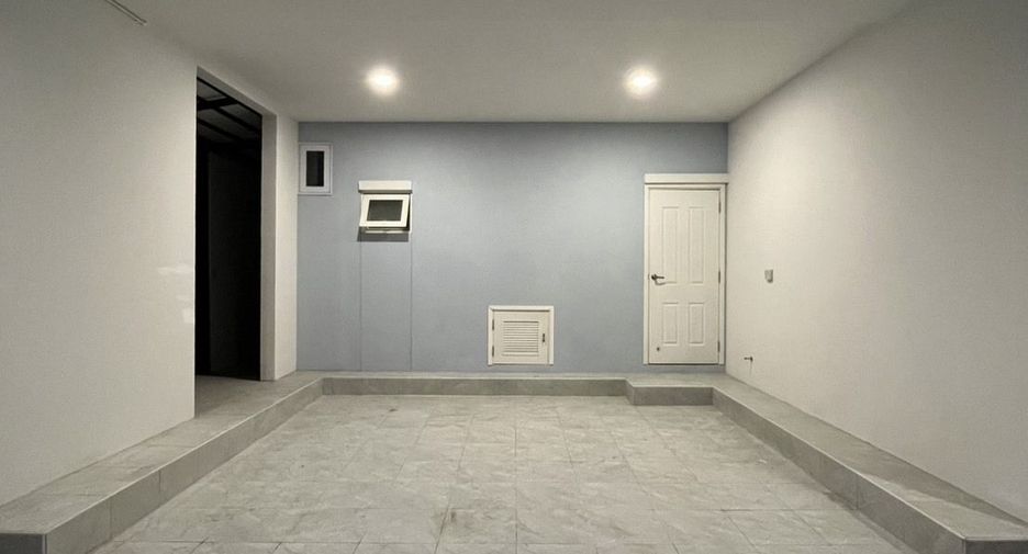 For rent 5 bedrooms house in Prawet, Bangkok