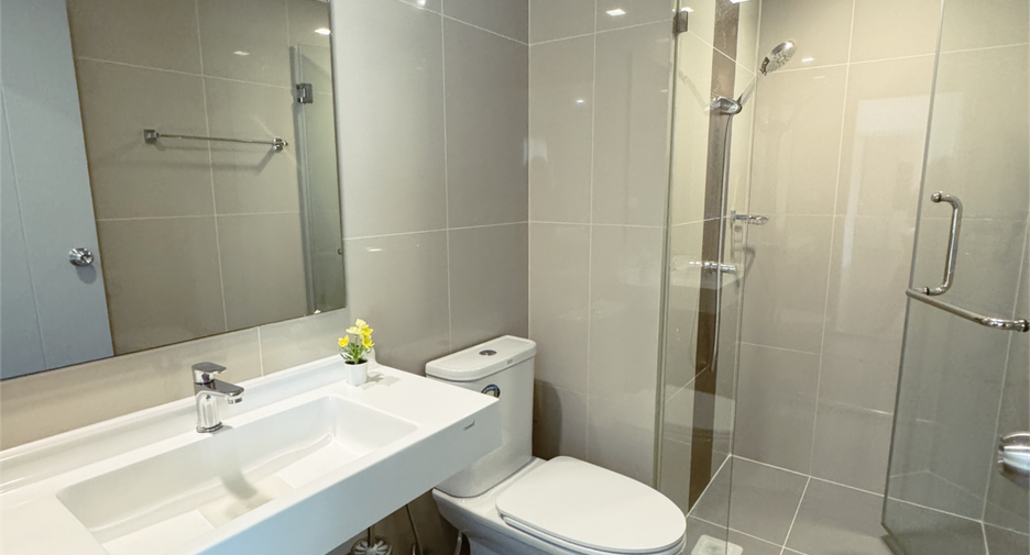 For sale 2 bedrooms condo in Phaya Thai, Bangkok