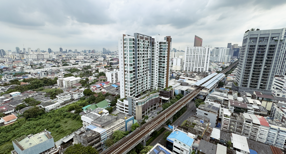For sale 2 bedrooms condo in Phaya Thai, Bangkok