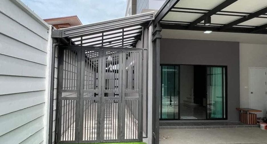 For rent 3 bedrooms house in Wang Thonglang, Bangkok