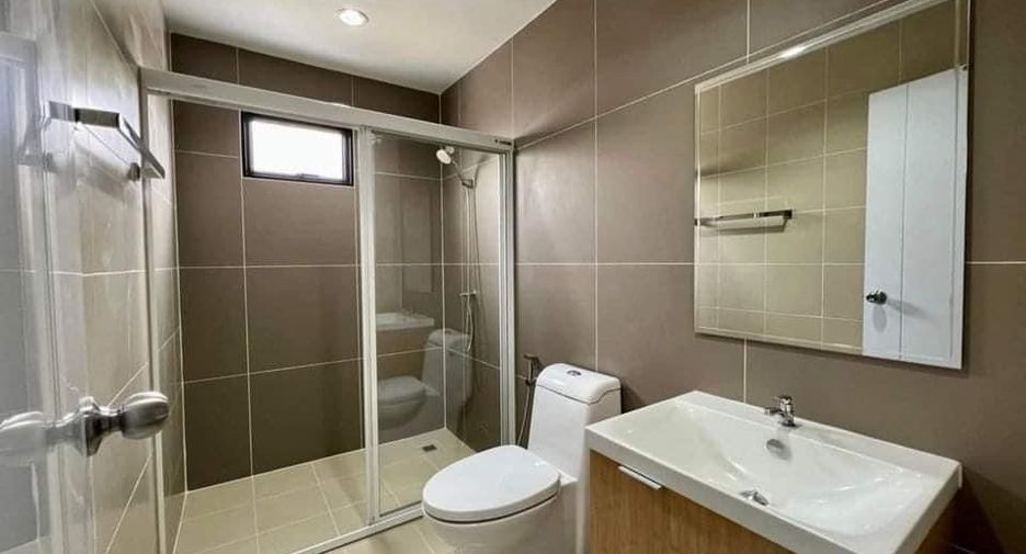 For rent 3 bedrooms house in Wang Thonglang, Bangkok