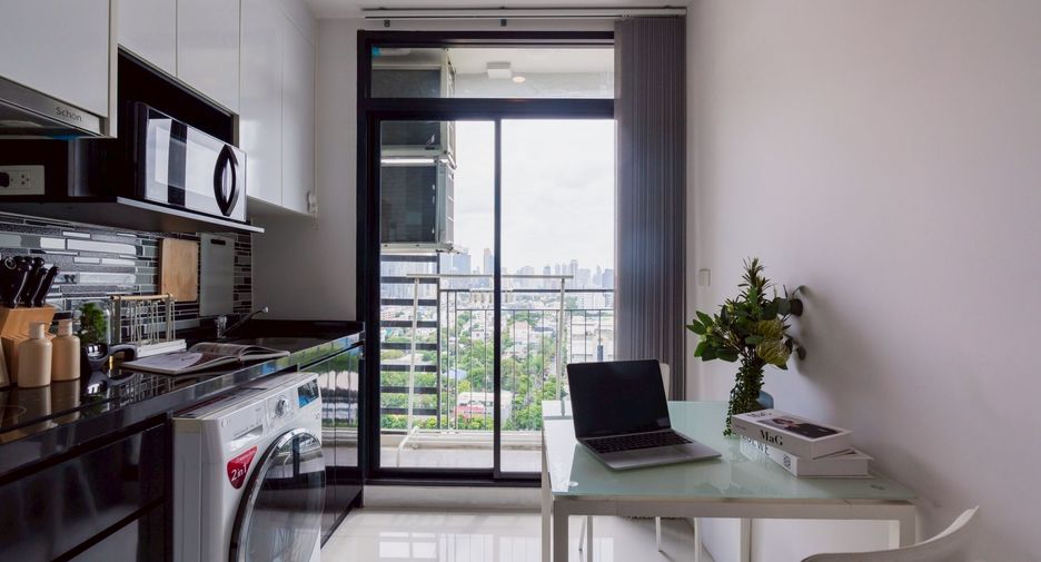 For sale 1 bed condo in Sathon, Bangkok