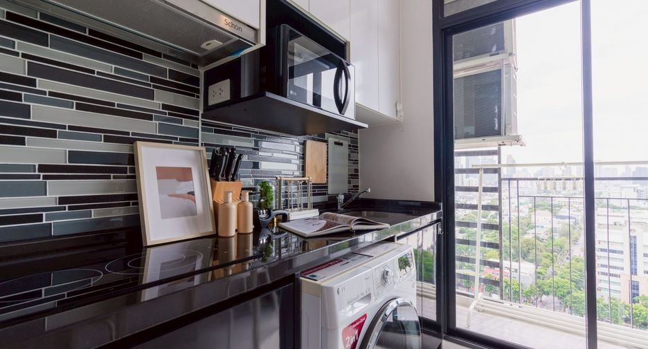 For sale 1 bed condo in Sathon, Bangkok