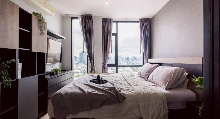 For sale 1 bed condo in Sathon, Bangkok