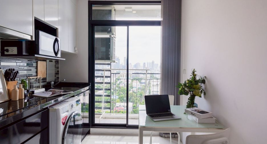 For sale 1 bed condo in Sathon, Bangkok