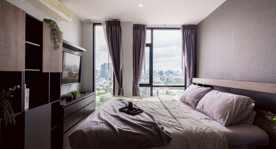For sale 1 bed condo in Sathon, Bangkok