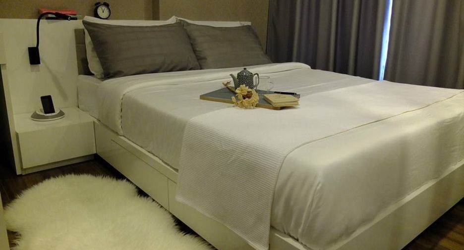 For sale 1 bed condo in Khlong Toei, Bangkok