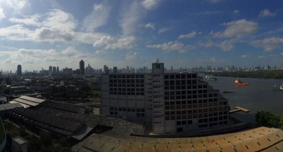 For sale 3 bedrooms condo in Yan Nawa, Bangkok