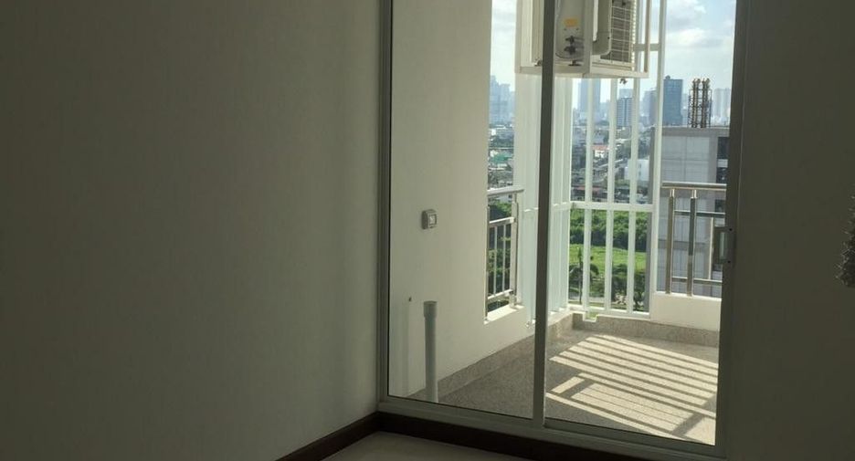 For sale 3 bedrooms condo in Yan Nawa, Bangkok