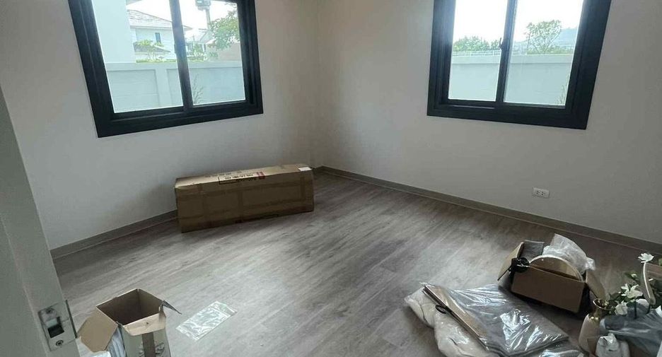 For rent 4 bedrooms house in Mueang Phuket, Phuket