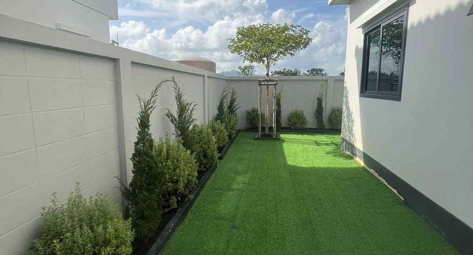 For rent 4 bedrooms house in Mueang Phuket, Phuket