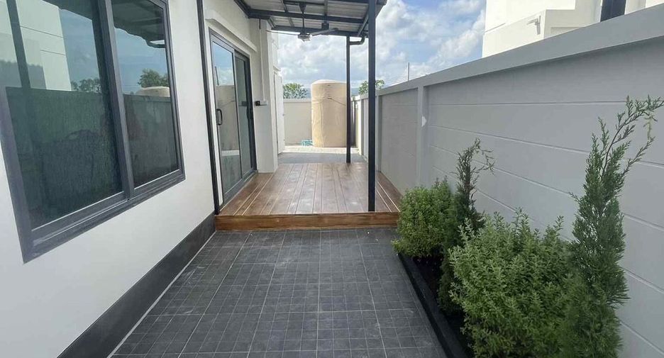For rent 4 bedrooms house in Mueang Phuket, Phuket