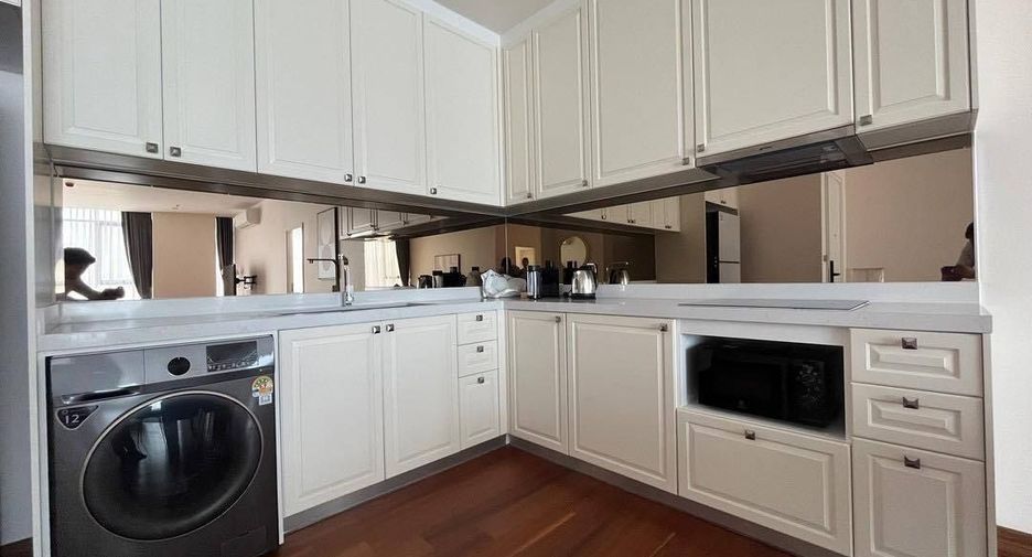 For rent 4 bedrooms condo in Bang Kho Laem, Bangkok