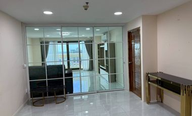 For rent 2 bedrooms condo in Bang Rak, Bangkok