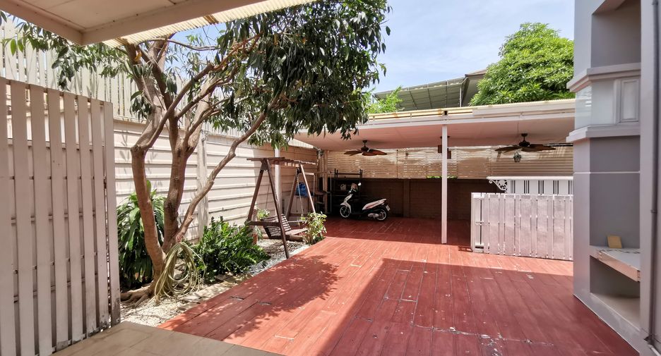 For sale 3 bedrooms house in Mueang Samut Prakan, Samut Prakan
