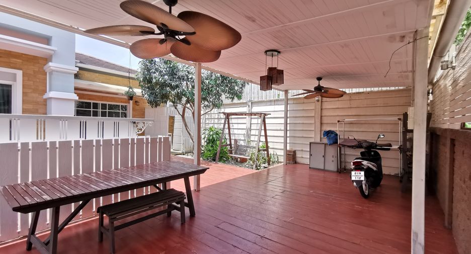 For sale 3 bedrooms house in Mueang Samut Prakan, Samut Prakan