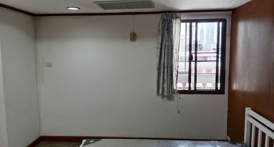 For rent 2 bedrooms condo in Sathon, Bangkok