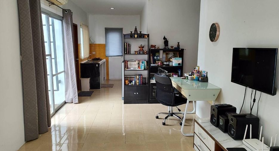 For rent 3 bedrooms townhouse in Thalang, Phuket
