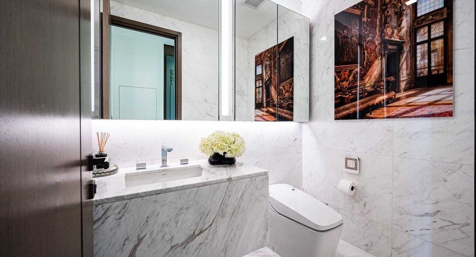 For sale 2 ベッドルーム condo in Watthana, Bangkok