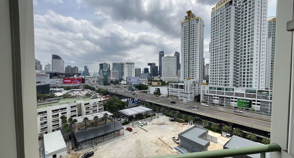 À vendre 1 chambre condo à Huai Khwang, Bangkok