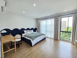 Casa adosada en alquiler de 3 habitaciones en Suan Luang, Bangkok