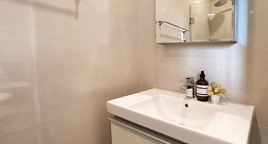For rent studio condo in Khlong Toei, Bangkok