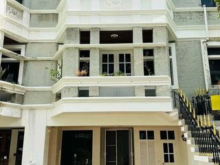 Reihenhaus zur Miete mit 4 Zimmer in Khlong Toei, Bangkok