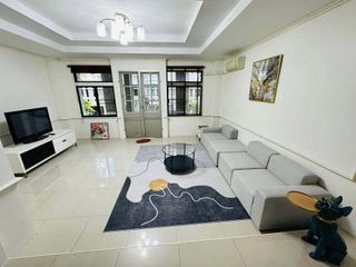 Reihenhaus zur Miete mit 4 Zimmer in Khlong Toei, Bangkok