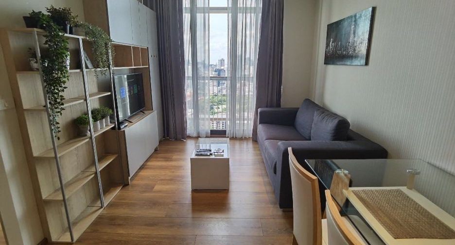 For rent 2 bedrooms condo in Khlong Toei, Bangkok