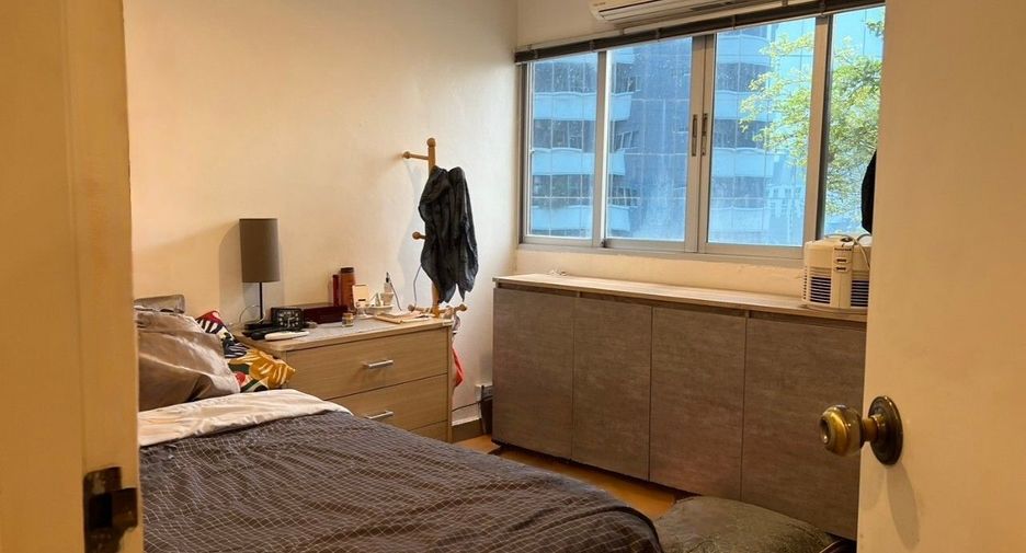 For sale and for rent 2 bedrooms condo in Watthana, Bangkok