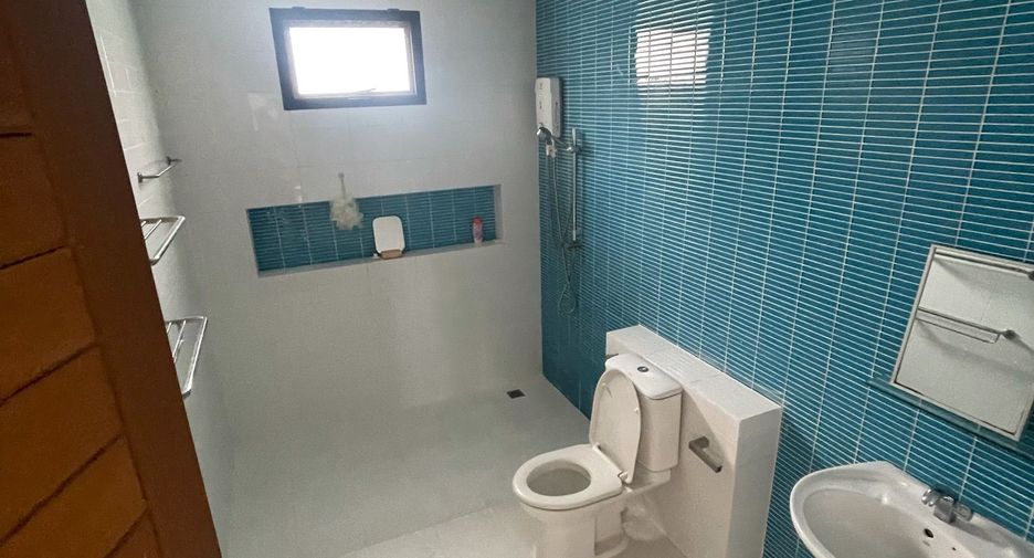 For sale 4 bedrooms house in Lat Phrao, Bangkok