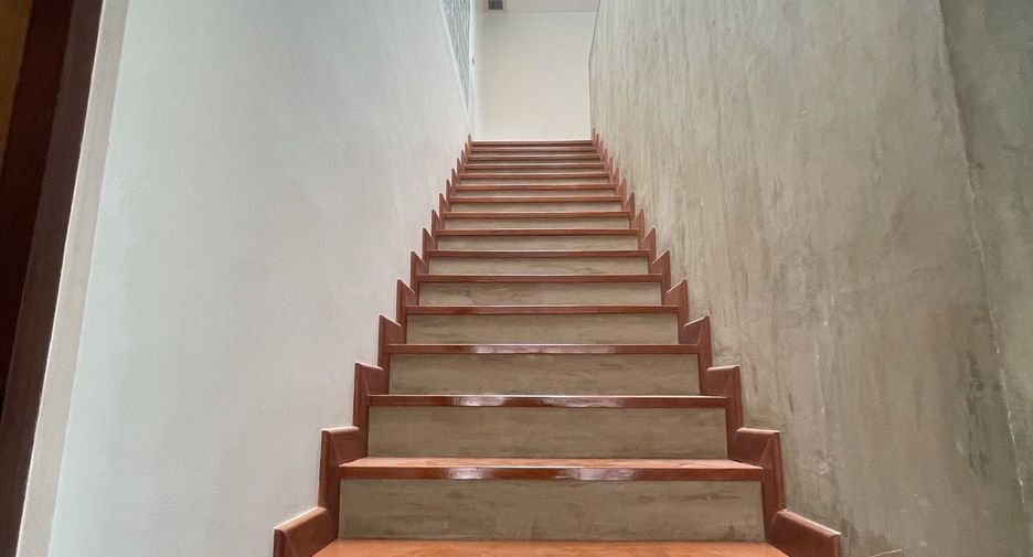 For sale 4 bedrooms house in Lat Phrao, Bangkok
