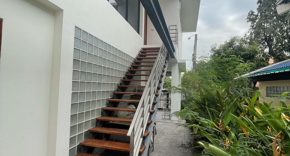 For sale 4 bedrooms house in Lat Phrao, Bangkok