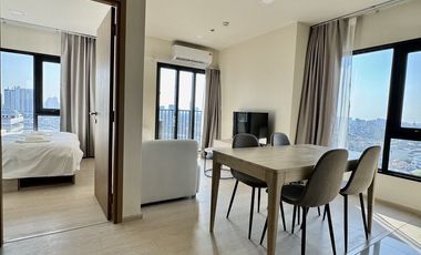 For rent 2 bedrooms condo in Khlong San, Bangkok