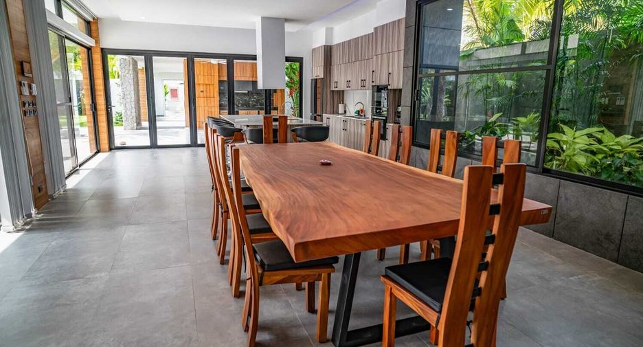 À louer 3 chambres villa à Mueang Phuket, Phuket