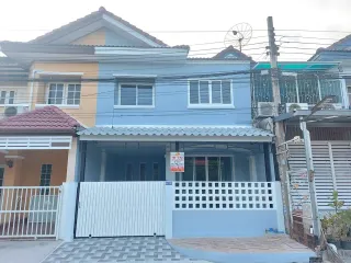 For sale 3 bedrooms townhouse in Sai Mai, Bangkok