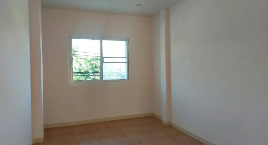 For sale 3 bedrooms townhouse in Sai Mai, Bangkok