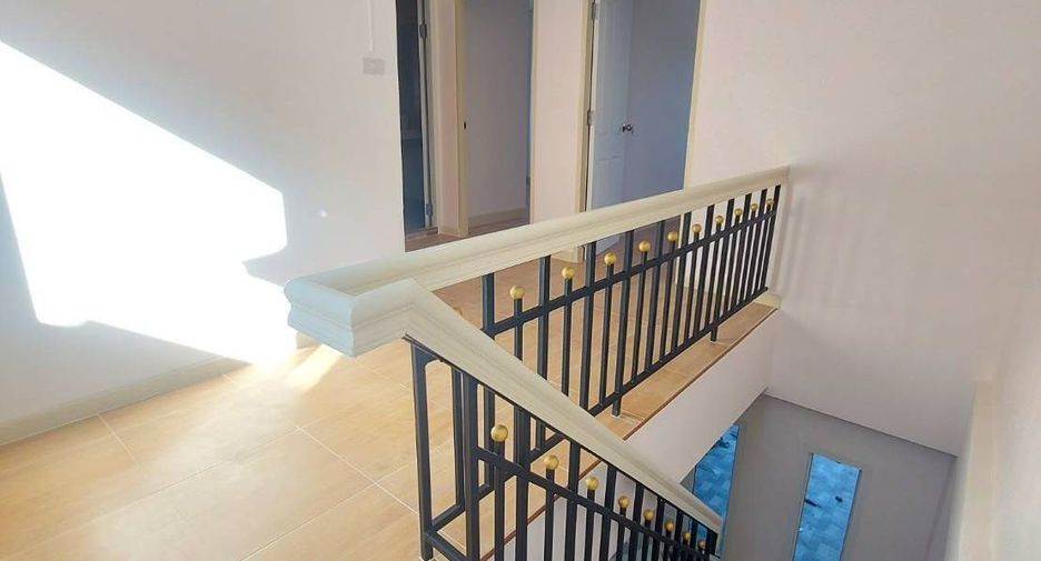 For sale 3 bedrooms townhouse in Sai Mai, Bangkok