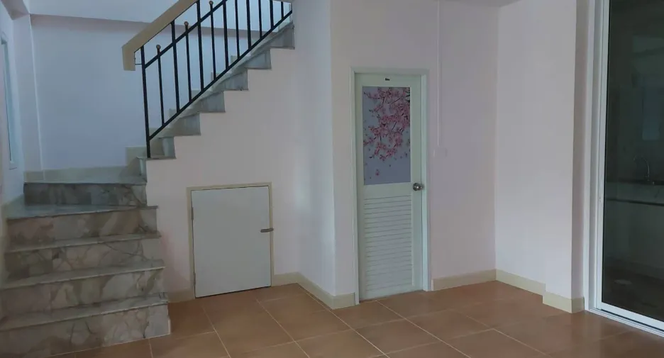 For sale 3 bedrooms townhouse in Sai Mai, Bangkok