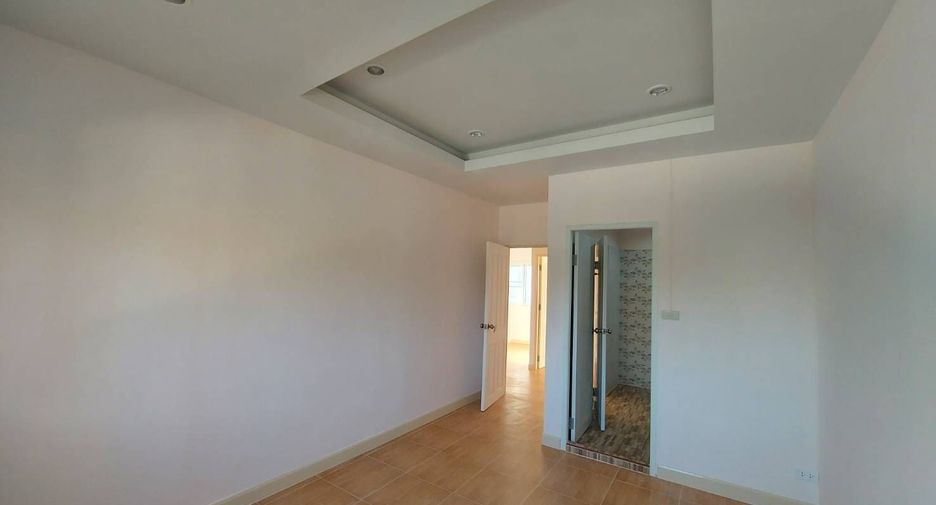 For sale 3 bedrooms townhouse in Sai Mai, Bangkok