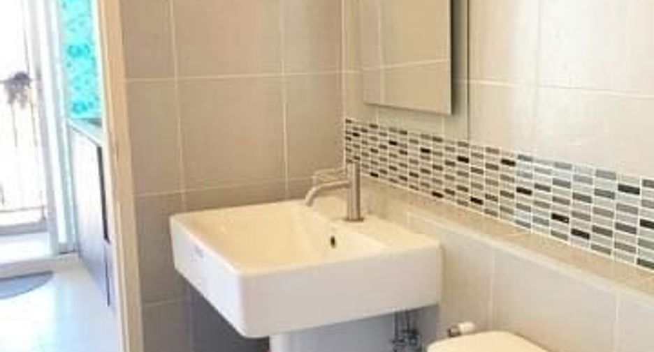 For sale studio condo in Mueang Samut Prakan, Samut Prakan
