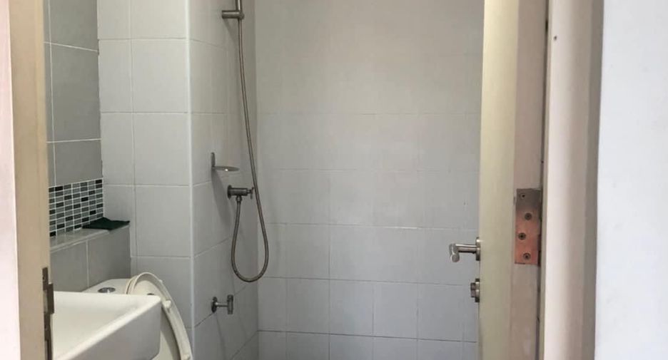 For sale studio condo in Mueang Samut Prakan, Samut Prakan