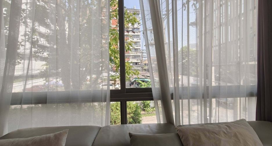 For rent 3 bedrooms condo in Watthana, Bangkok