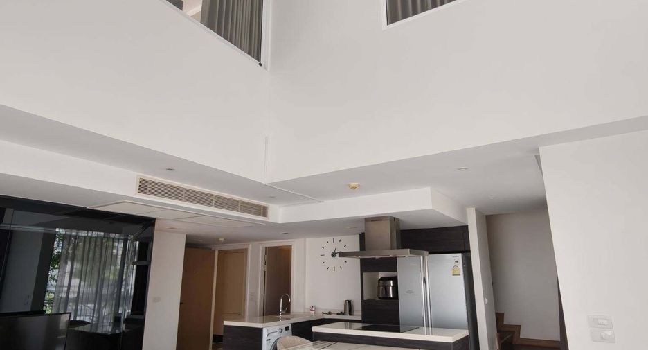 For rent 3 bedrooms condo in Watthana, Bangkok