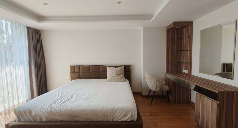 For rent 3 bedrooms condo in Watthana, Bangkok