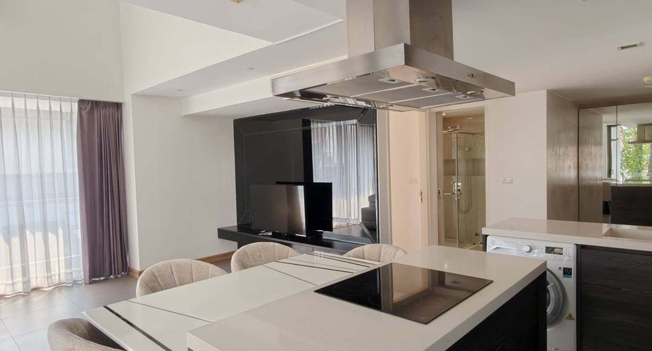 For rent 3 bedrooms condo in Watthana, Bangkok
